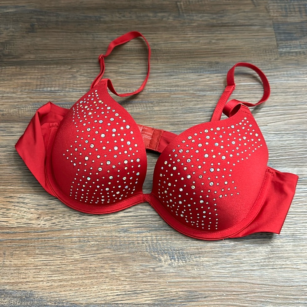 Ambrielle red bra with studs, like new